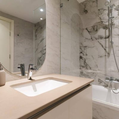 Alquiler de un apartamento amueblado de 3 habitaciones, 82 m², con vista al río, BW Arcadia, Belgrado, Serbia